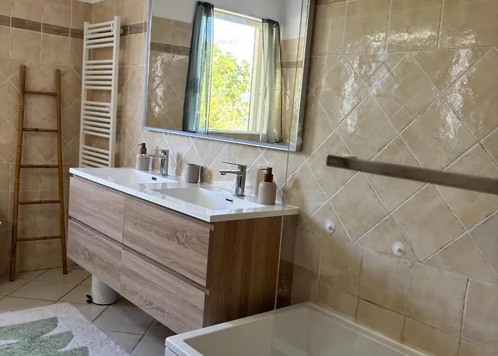 Du Maquis Avec Piscine - Porticcio - Proche